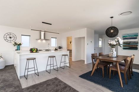 Photo of property in 31a Dawnhaven Drive, Te Atatu Peninsula, Auckland, 0610