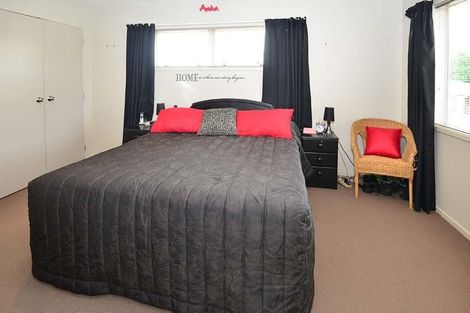 Photo of property in 28 Chic Gardens, Parakai, 0830