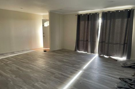 Photo of property in 2 Greenberry Drive, Ranui, Auckland, 0612