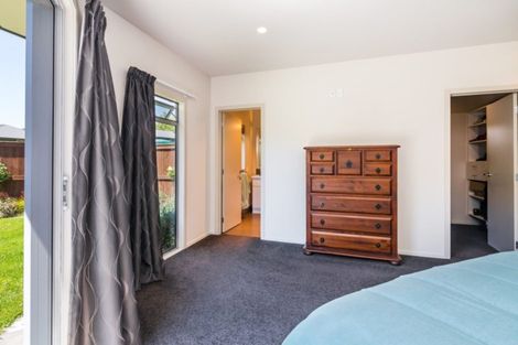 Photo of property in 72 Dalmore Way, Acacia Bay, Taupo, 3385