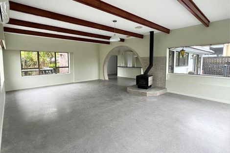 Photo of property in 1070 Scenic Drive North, Swanson, Auckland, 0816