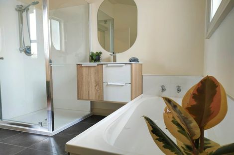 Photo of property in 2 Runbrake Street, Palmerston, 9430