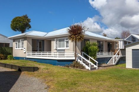 Photo of property in 114 Everitt Crescent, Whangamata, 3620