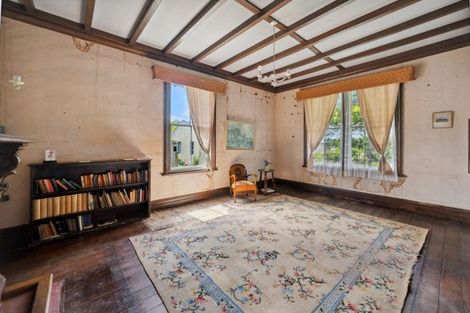 Photo of property in 1420 Karamu Road North, Mayfair, Hastings, 4122