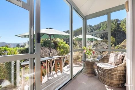 Photo of property in 52 Elmslie Road, Pinehaven, Upper Hutt, 5019