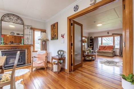 Photo of property in 34 Queen Street, Dannevirke, 4930