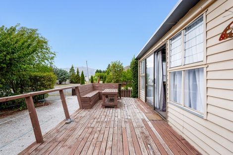 Photo of property in 32 Black Peak Road, Omarama, 9412