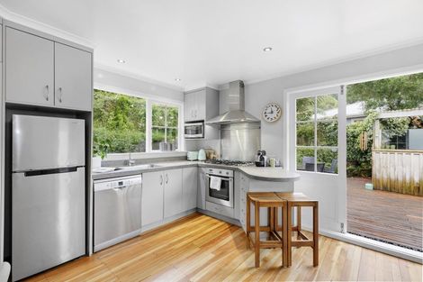 Photo of property in 5 Richmond Hill, Glenside, Wellington, 6037