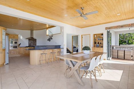 Photo of property in 221 Paku Drive, Tairua, 3508