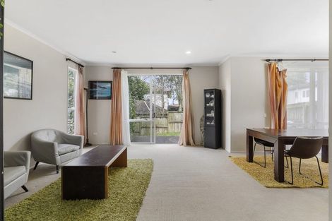 Photo of property in 12 Seresin Crescent, Flat Bush, Auckland, 2016