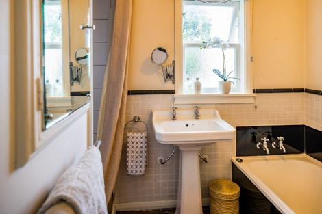 Photo of property in 147 Muritai Road, Eastbourne, Lower Hutt, 5013