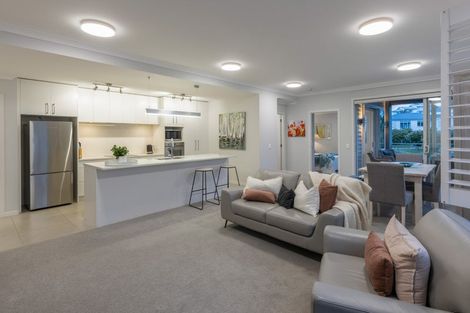 Photo of property in 74 Panorama Heights, Orewa, 0931
