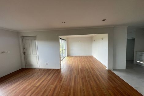 Photo of property in 595 Great South Road, Rosehill, Papakura, 2113