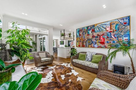 Photo of property in 15 Landmark Terrace, Orewa, 0931