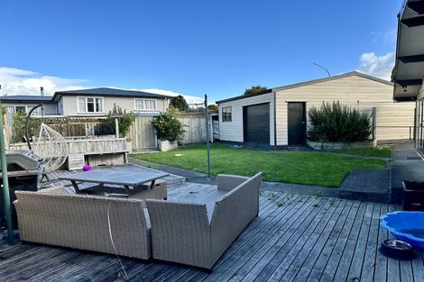 Photo of property in 2 Newcastle Street, Hokowhitu, Palmerston North, 4410
