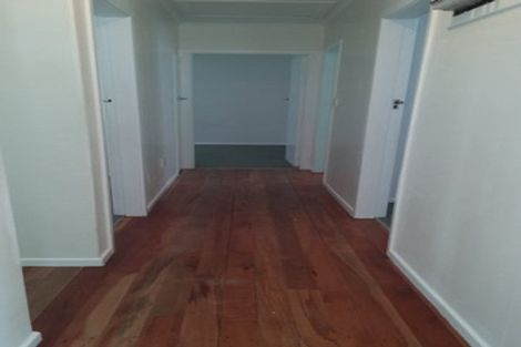 Photo of property in 13 Barclay Street, Newlands, Wellington, 6037