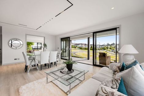 Photo of property in 32 Grut Greens, Silverdale, 0932