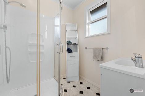 Photo of property in 37 Pohutukawa Street, Woburn, Lower Hutt, 5010