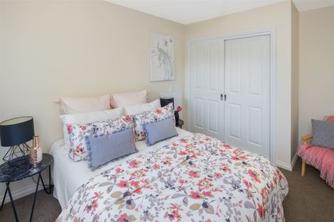 Photo of property in 8a Dominica Crescent, Grenada Village, Wellington, 6037