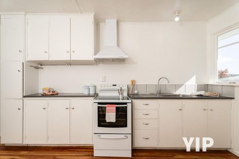 Photo of property in 58 Kenmore Street, Newlands, Wellington, 6037