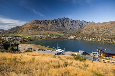 Photo of property in 8 Florence Close, Queenstown Hill, Queenstown, 9300