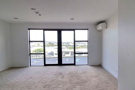 Photo of property in Apollo Apartments, 201/46 Rosedale Road, Rosedale, Auckland, 0632
