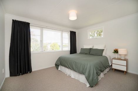 Photo of property in 15 Ruamahanga Crescent, Terrace End, Palmerston North, 4410