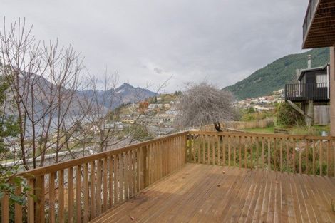 Photo of property in 73a Wynyard Crescent, Fernhill, Queenstown, 9300
