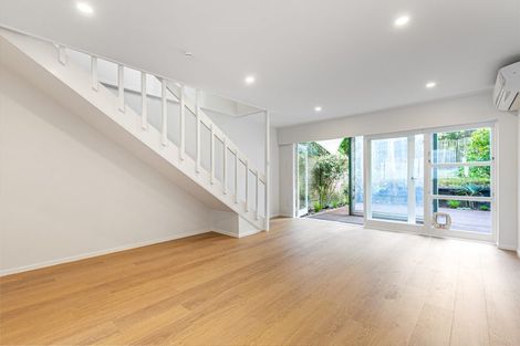 Photo of property in 2/6 Griffen Road, Mount Roskill, Auckland, 1041