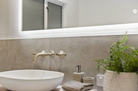 Photo of property in 15 Edward Street, Riverhead, 0820