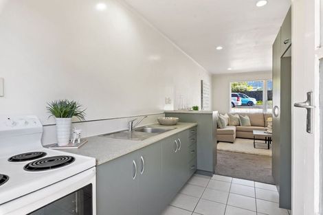 Photo of property in 1/10 Agincourt Street, Glenfield, Auckland, 0629