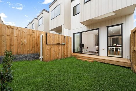Photo of property in 3/25 Abbotleigh Avenue, Te Atatu Peninsula, Auckland, 0610