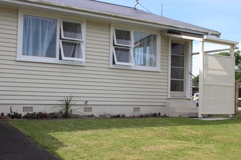 Photo of property in 80a Wikiriwhi Crescent, Awapuni, Palmerston North, 4412
