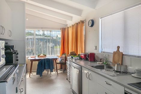 Photo of property in 7 Matai Street, Castlecliff, Whanganui, 4501