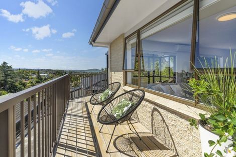 Photo of property in 1/39 Sunset Road, Totara Vale, Auckland, 0632