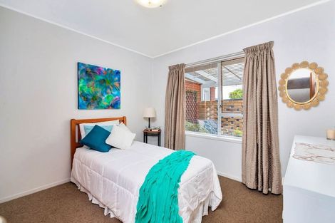 Photo of property in 1/149 Farquhar Road, Glendene, Auckland, 0602