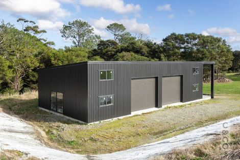 Photo of property in 22 Houkura Place, Taupaki, Henderson, 0782