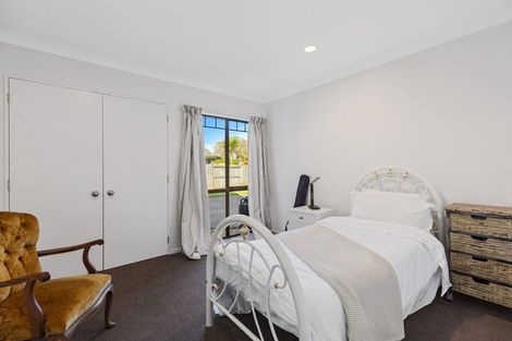 Photo of property in 54 Corinth Grove, Papamoa Beach, Papamoa, 3118