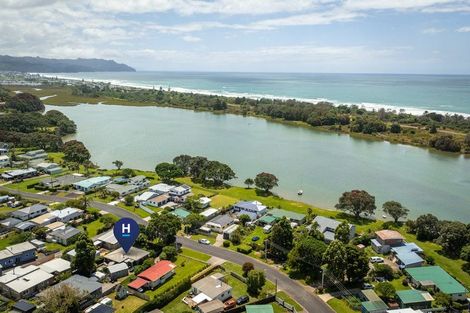 Photo of property in 11 Roretana Drive, Athenree, Katikati, 3177