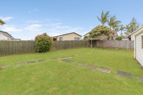 Photo of property in 84 Sykes Road, Weymouth, Auckland, 2103