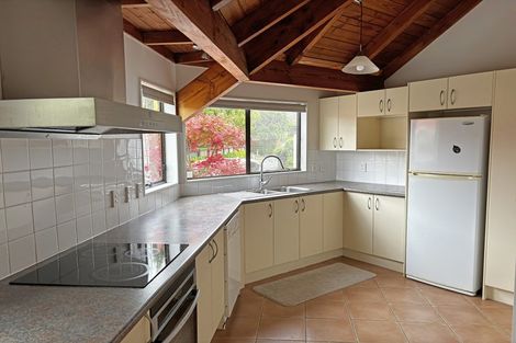 Photo of property in 100 Chelsea View Drive, Chatswood, Auckland, 0626