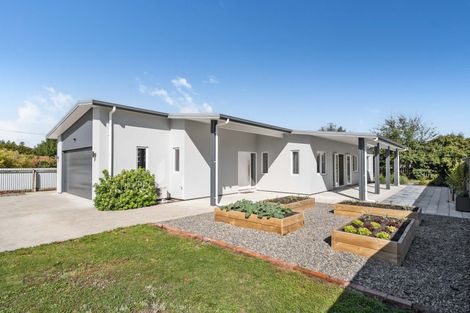 Photo of property in 64 Park Road, Carterton, 5713