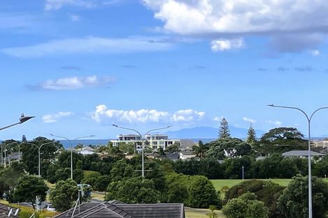 Photo of property in 14/30 Ambassador Glade, Orewa, 0931