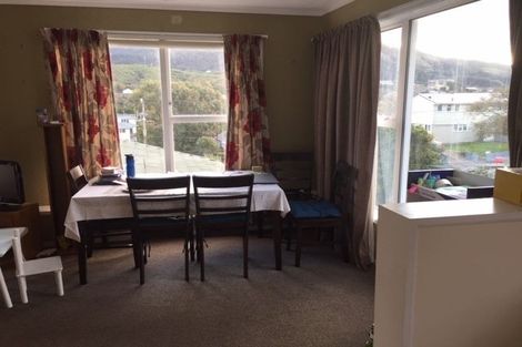 Photo of property in 2/24 Bell Street, Tawa, Wellington, 5028