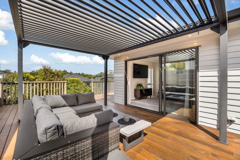 Photo of property in 60 Matua Road, Huapai, Kumeu, 0810