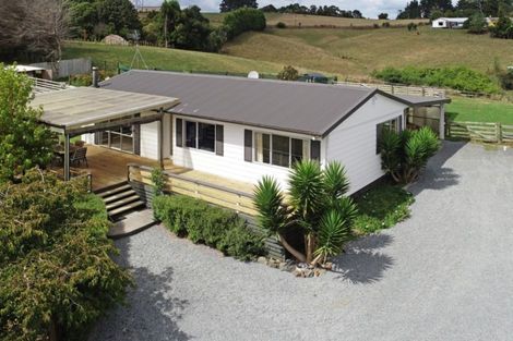 Photo of property in 42 White Road, Hunua, Papakura, 2583
