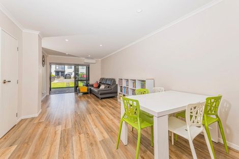 Photo of property in 4 Lumbarda Drive, Kumeu, 0810