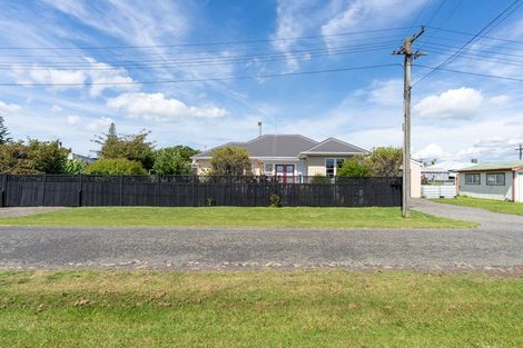Photo of property in 1 Huia Street, Foxton Beach, Foxton, 4815