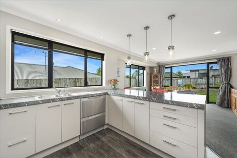 Photo of property in 19 Wiltshire Drive, Huntington, Hamilton, 3210