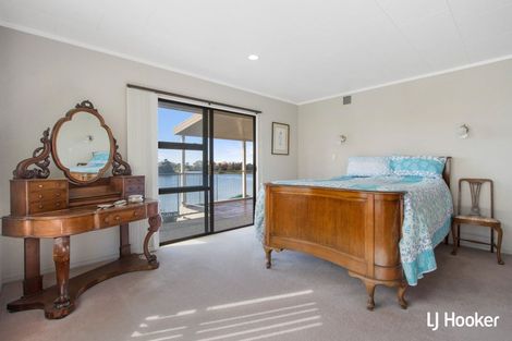 Photo of property in 16 Pohutukawa Drive, Athenree, Katikati, 3177